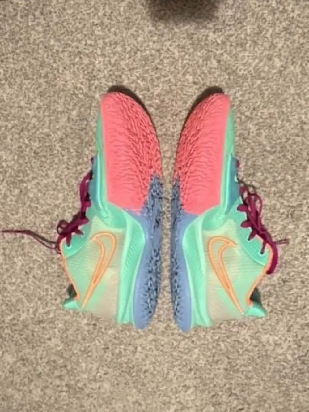 Nike Kyrie Low 4 'Keep Sue Fresh' Basketball Shoes - Picture 3 of 7